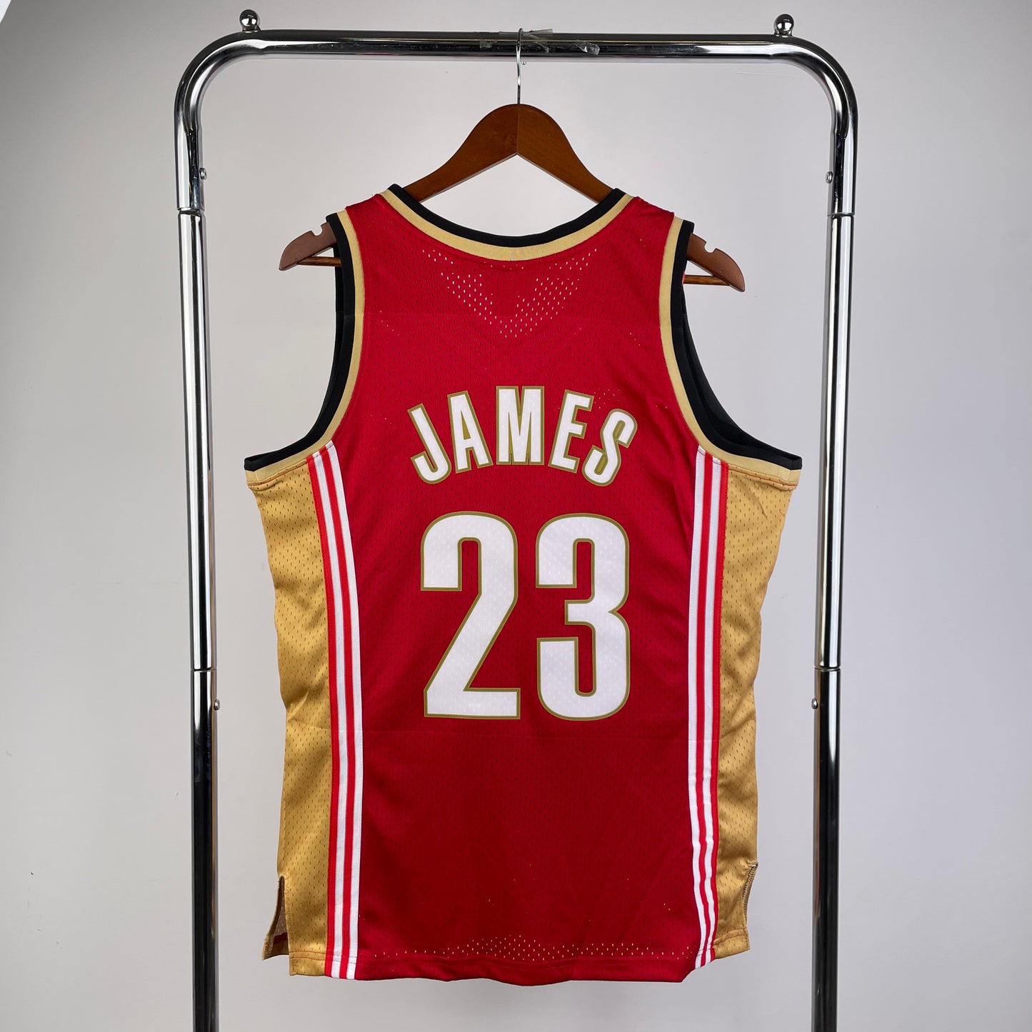 Cleveland Cavaliers Retro (2003) – LeBron James Nr. 23