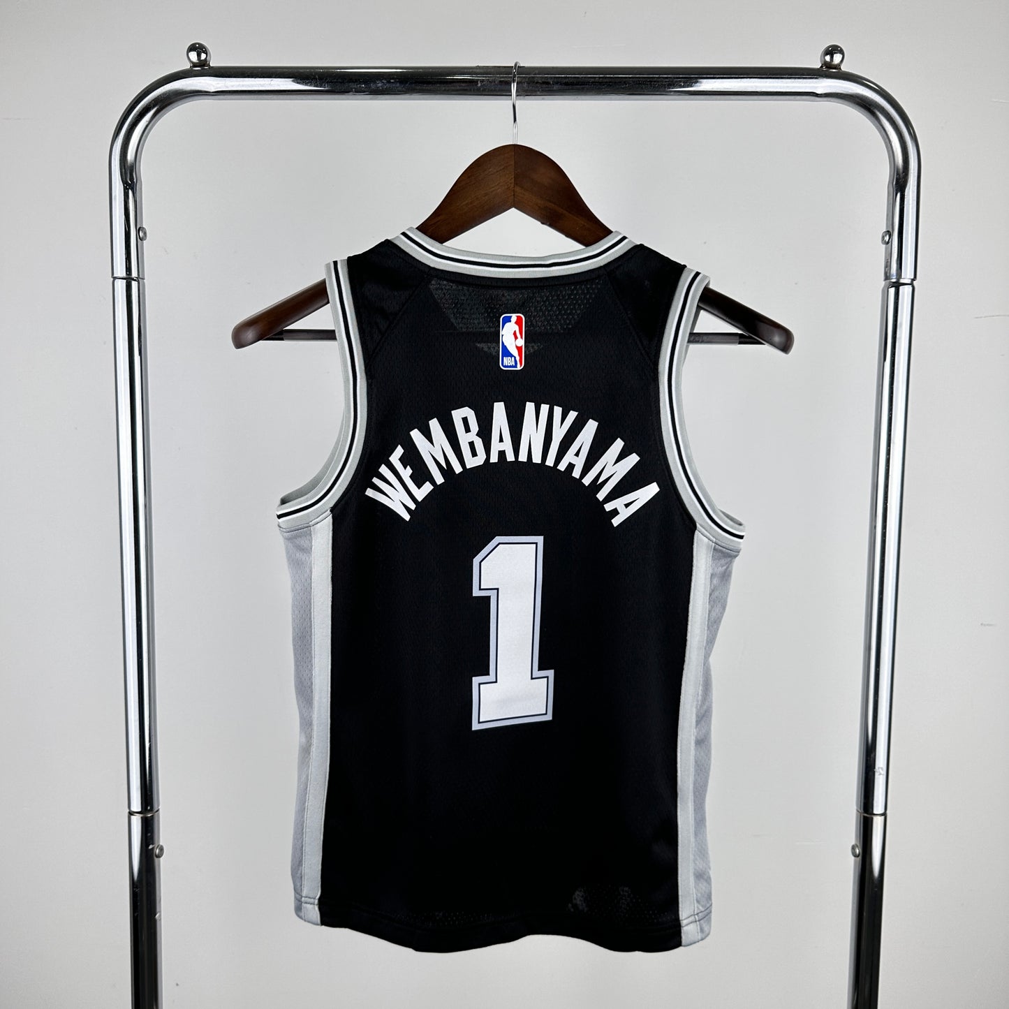 San Antonio Spurs Icon (Kinder) - Victor Wembanyama #1