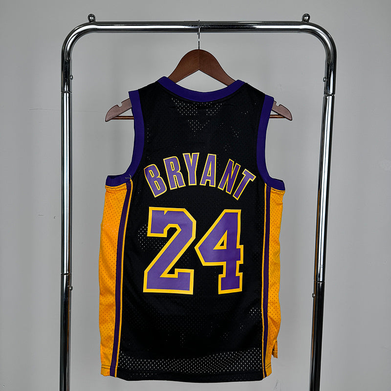 Los Angeles Lakers Retro (2009) – Kobe Bryant Nr. 24