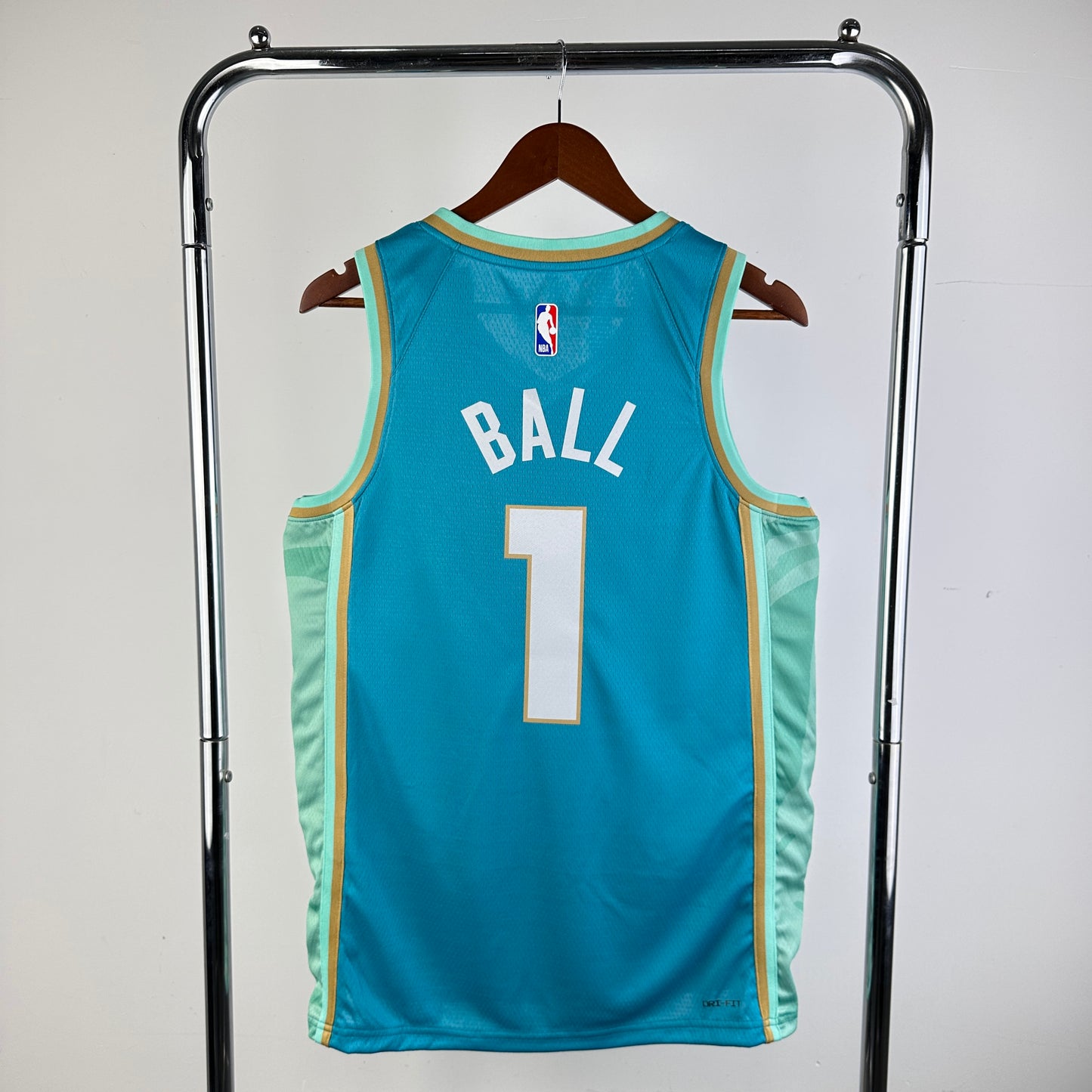Charlotte Hornets City Edition (23/24) – LaMelo Ball #1