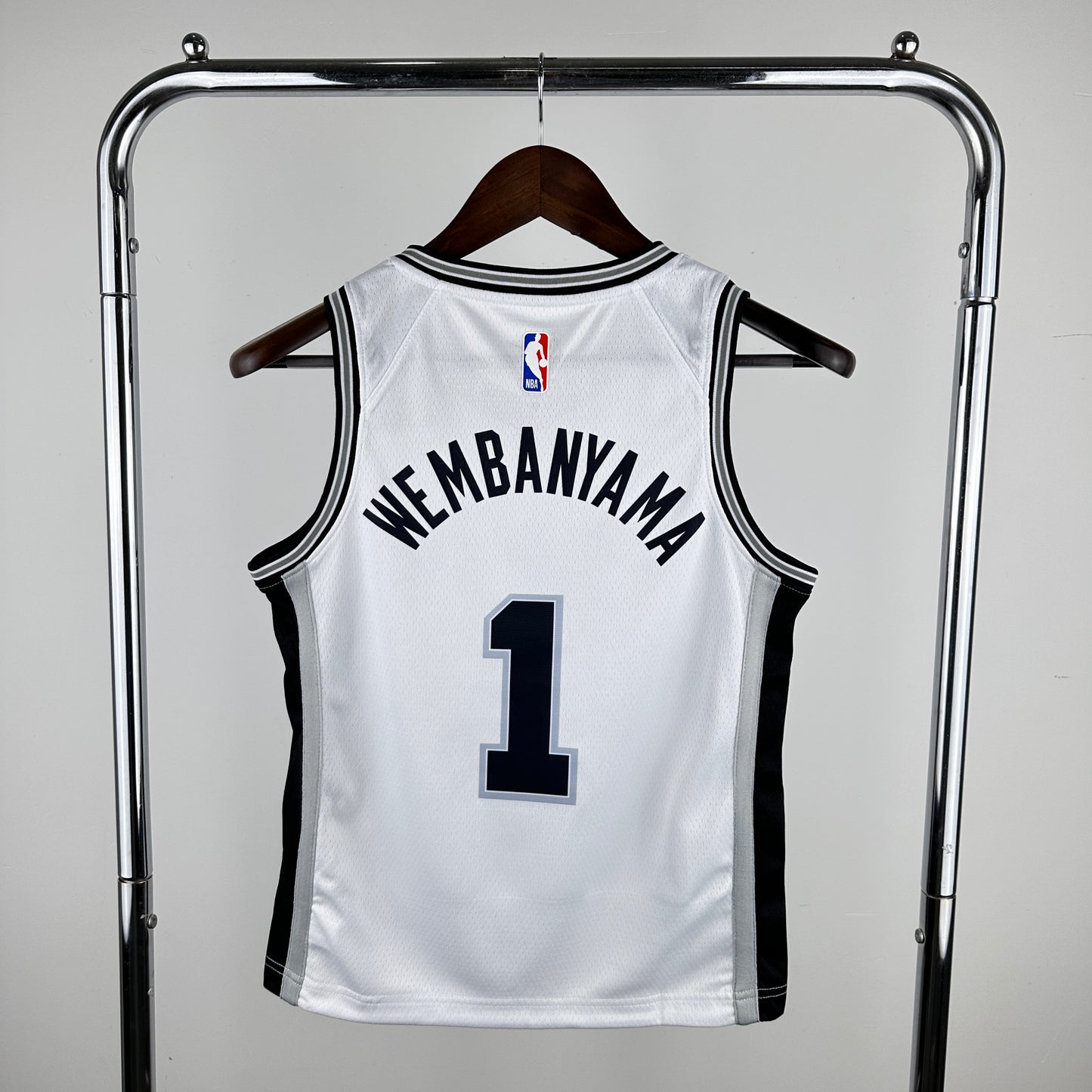 San Antonio Spurs Association (Kinder) - Victor Wembanyama #1