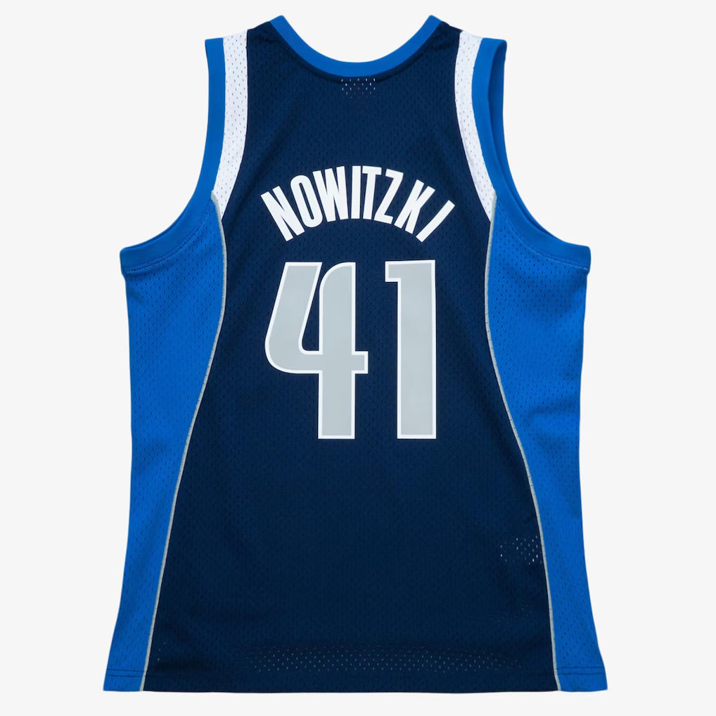 Dallas Mavericks Retro (2011) – Dirk Nowitzki #41