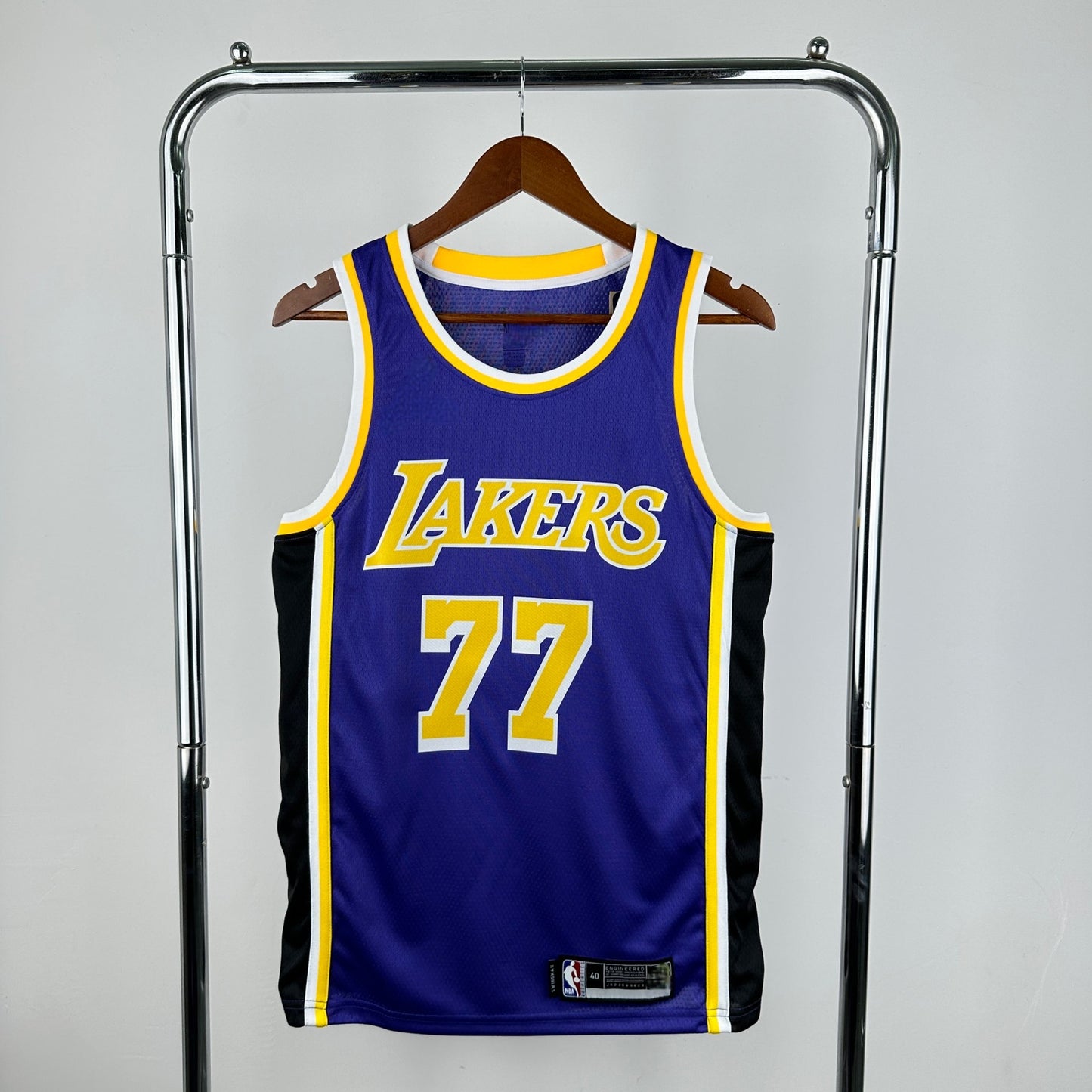 Los Angeles Lakers 24