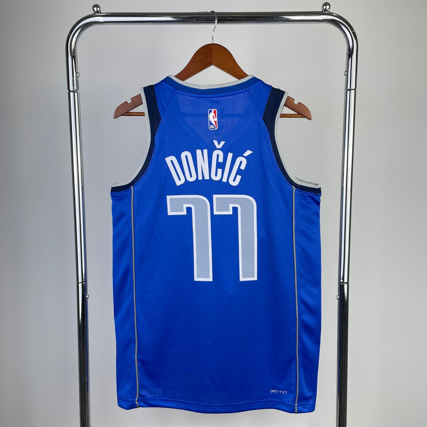 Dallas Mavericks Ikone (2024) - Luka Dončić #77