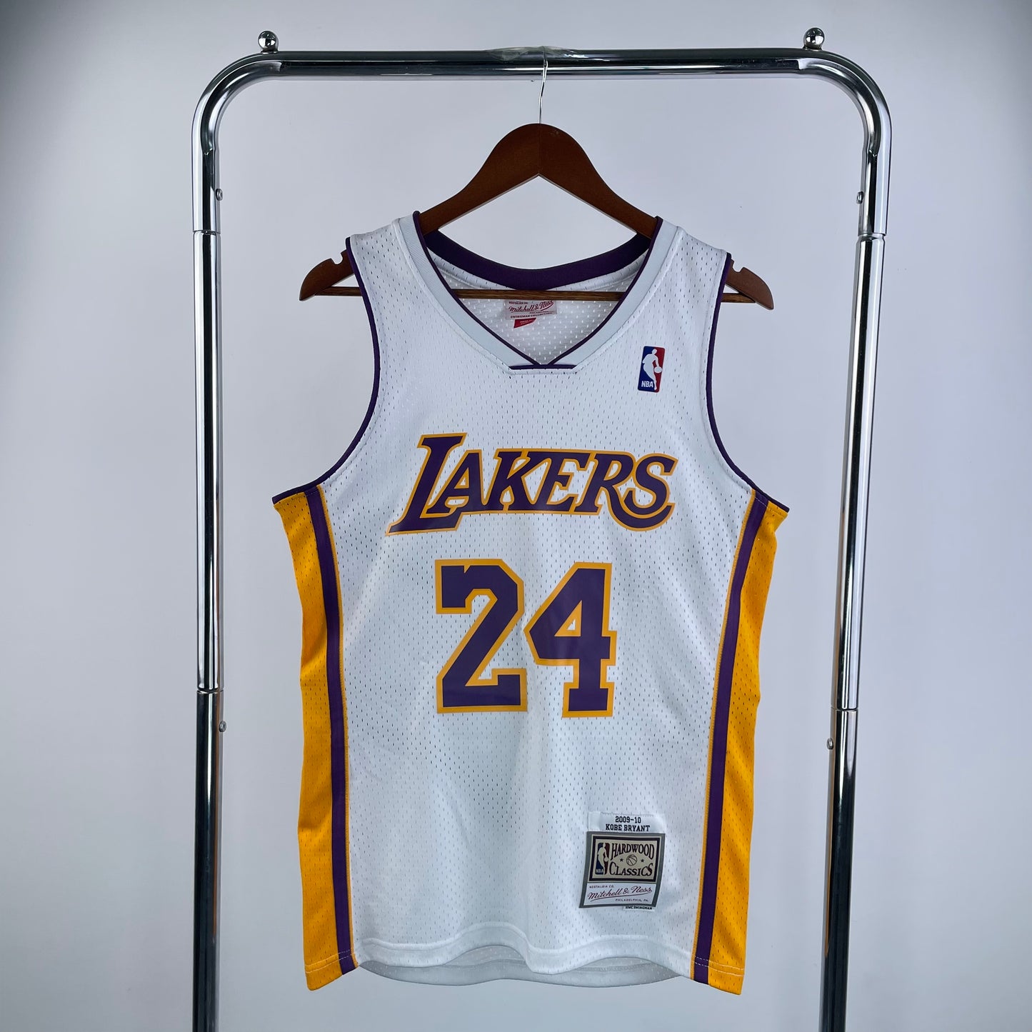 Los Angeles Lakers Retro (2009) - Kobe Bryant #24