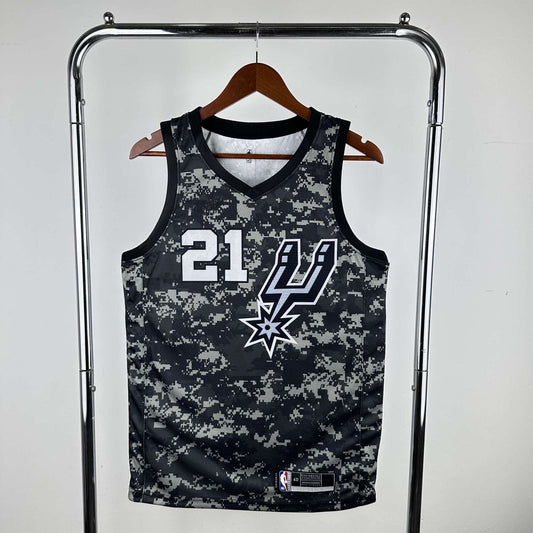 San Antonio Spurs 24 (Retro Players)