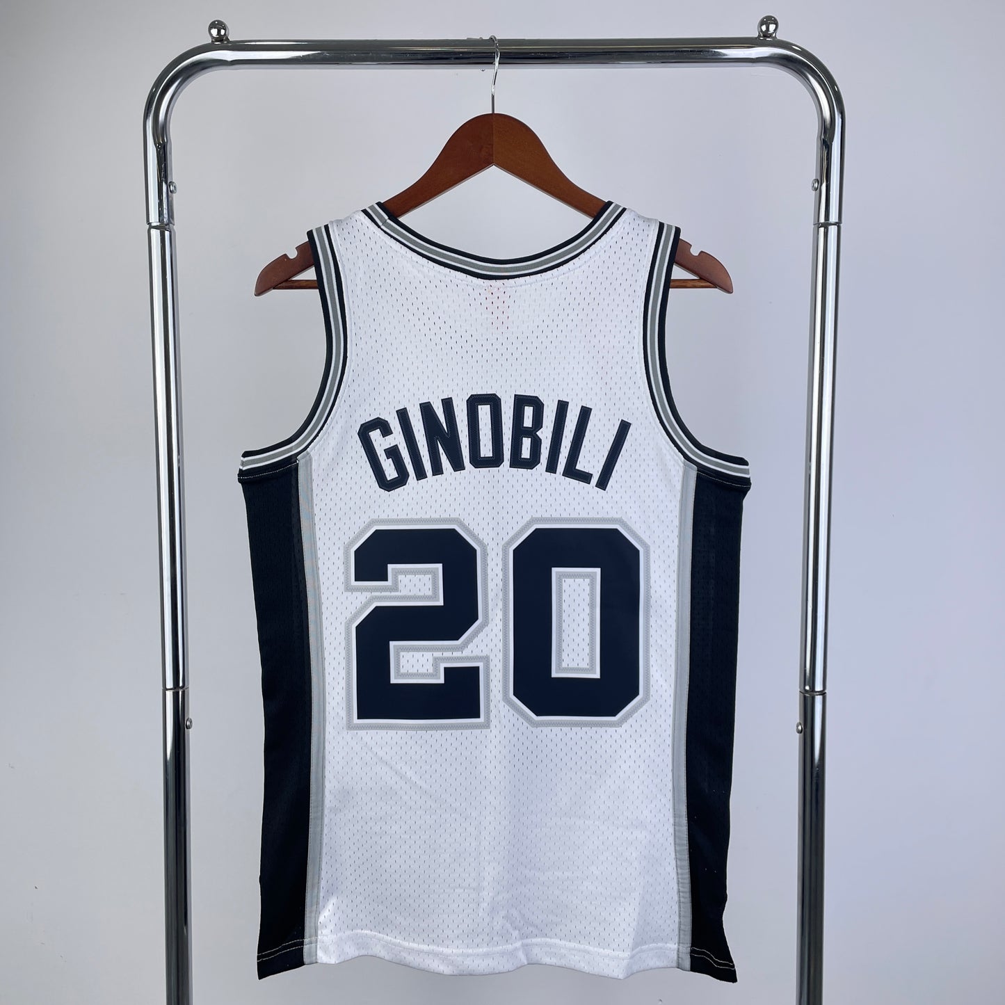 San Antonio Spurs Retro (2002) - Manu Ginobili #20