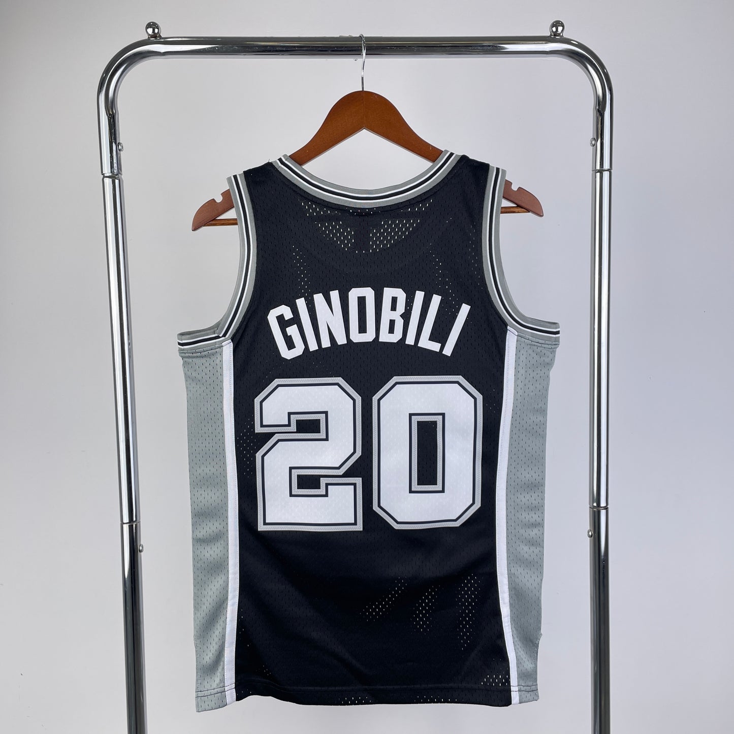 San Antonio Spurs Retro (2002) - Manu Ginobili #20