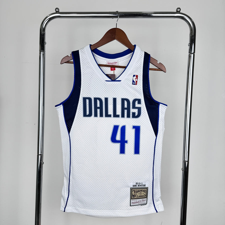 Dallas Mavericks Retro (2010) - Dirk Nowitzki #41