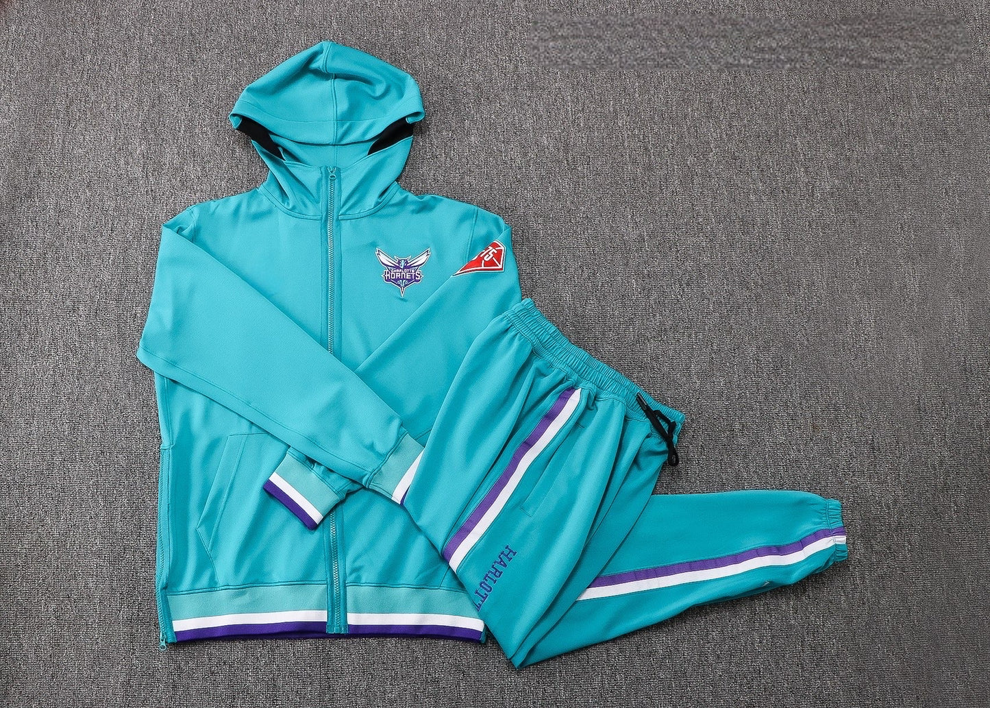 Charlotte Hornets (Tracksuit)